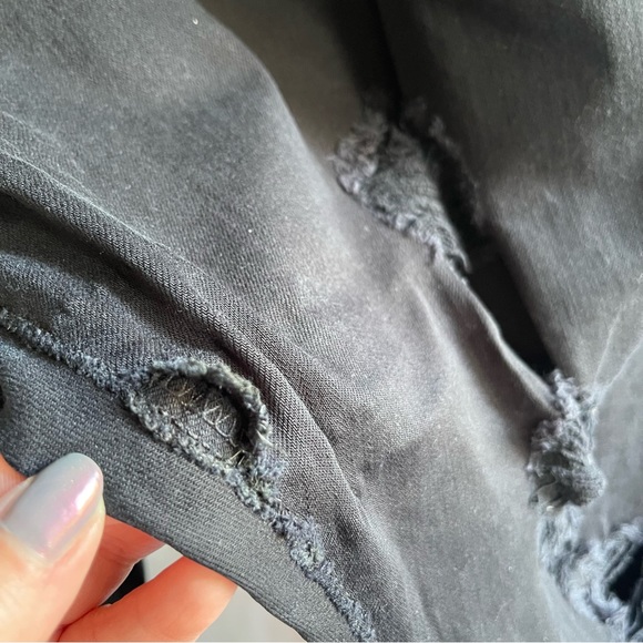 Levi’s Wedgie Skinny Destructed Black Skinny Raw Hem Jean Womens Size 18W - Picture 11 of 12